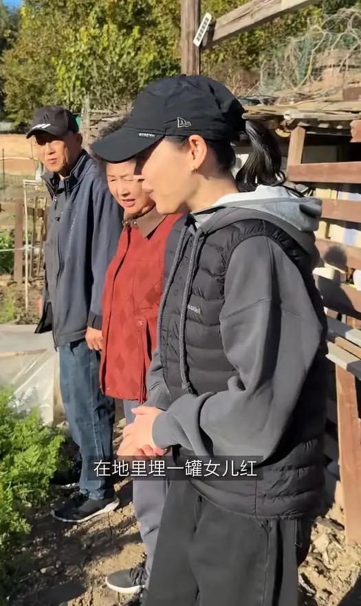 婆包地种菜穿旧衣像村里人给孙女备嫁妆开元